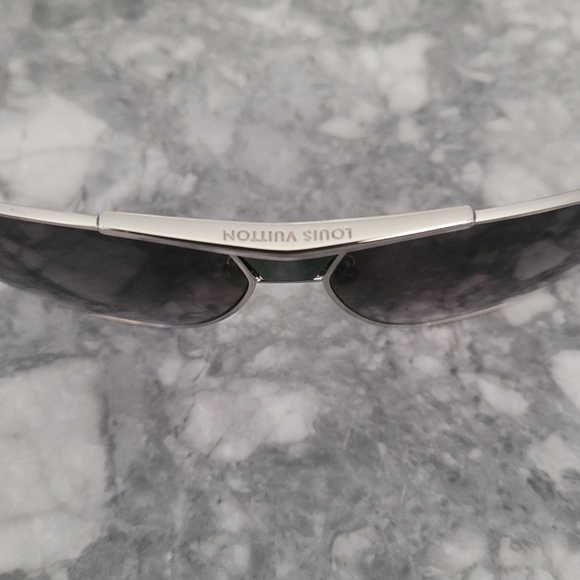 SOLD Louis Vuitton Attraction PM sunglasses - Ebene - Picture 3 of 16